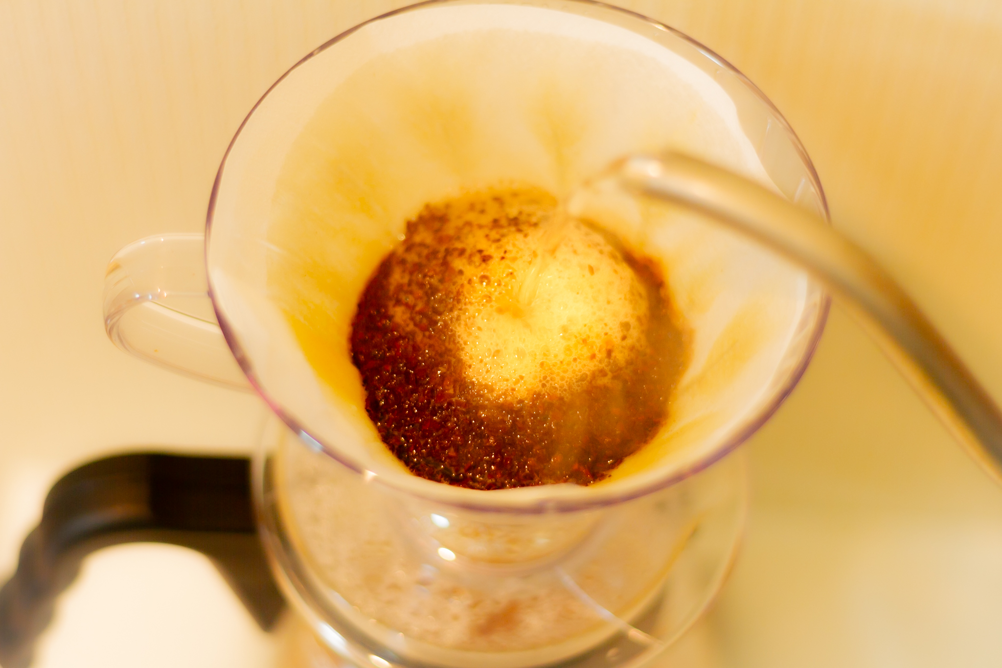 コーヒーをドリップしている様子